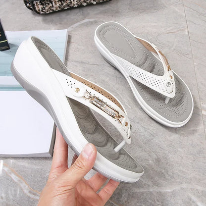 🎁2025 New Open Mould Design✨🩴Weich gepolsterte Damen-Flip-Flop-Sandalen