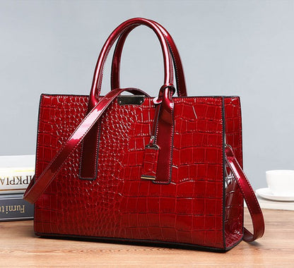 Handtasche mit Krokodilmuster