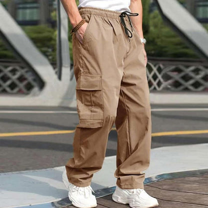 Lose sitzende Freizeithose für Männer mit mehreren Taschen