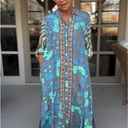 Modisches bedrucktes Maxikleid mit seitlichem Schlitz