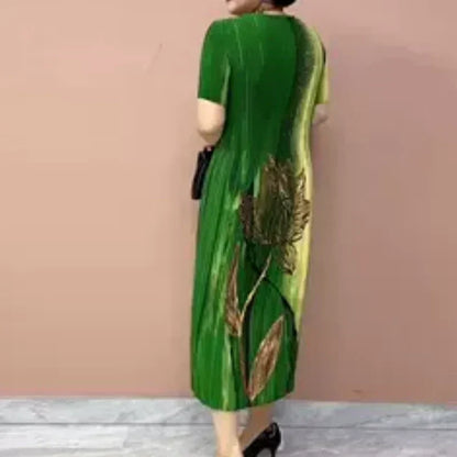 Kurzärmeliges Sommerkleid für mittelalte Frauen