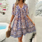 🔥Schneller Abverkauf – 50 % Rabatt👗Minikleid mit Blumenmuster und V-Ausschnitt und kurzen Ärmeln für Damen