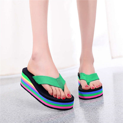 Lässiger Zehentrenner für Damen mit Sohle in Regenbogenfarben