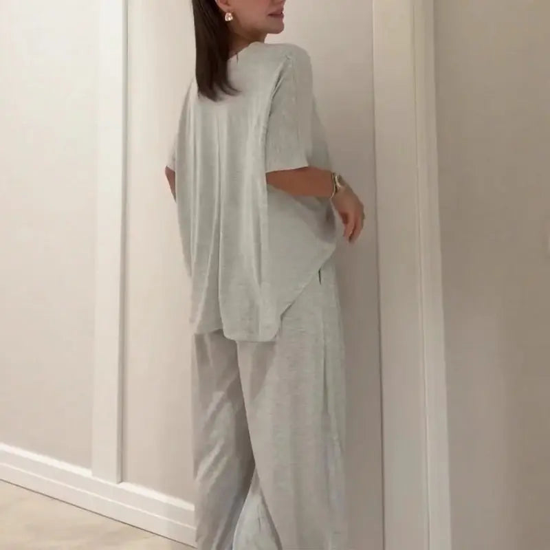 🧼Damenset aus atmungsaktivem Stoff – 👚Lockere Kurzarmbluse & Weite Hose mit Plisseedetails | Bequem, stylisch & pflegeleicht
