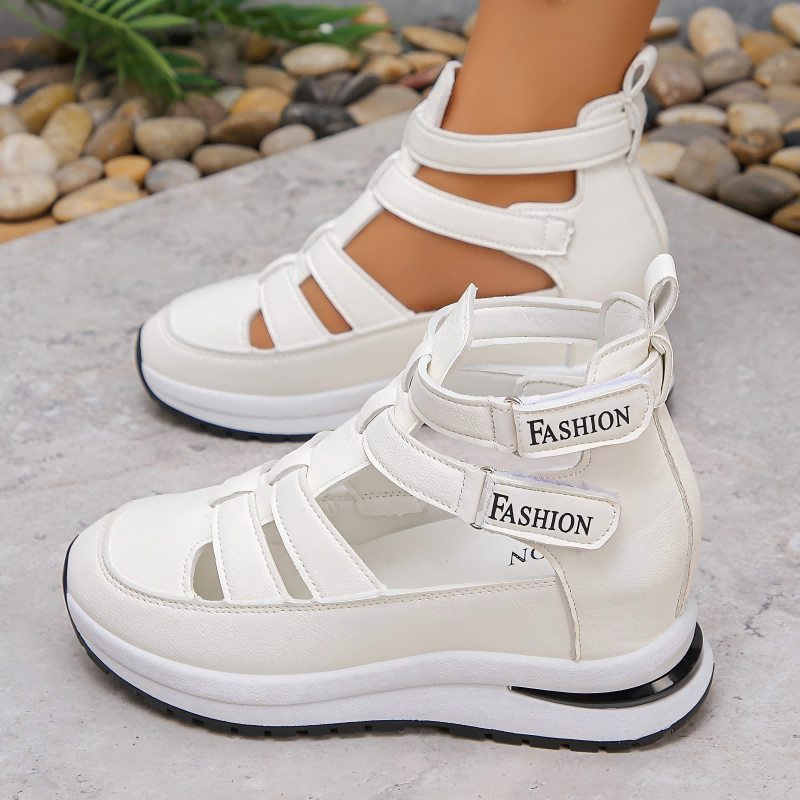 Keilschuhe mit Cut-Outs und Klettverschluss