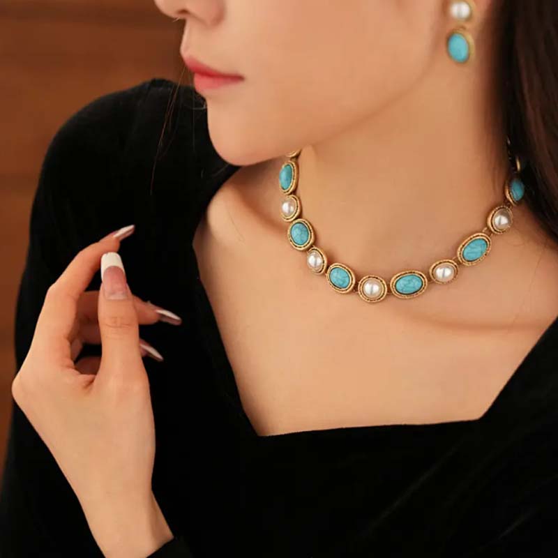 Retro-Stiftöhrringe und Halskette-Set für Damen