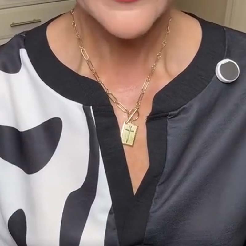 Kreuz-Anhänger mit Paperclip-Kette