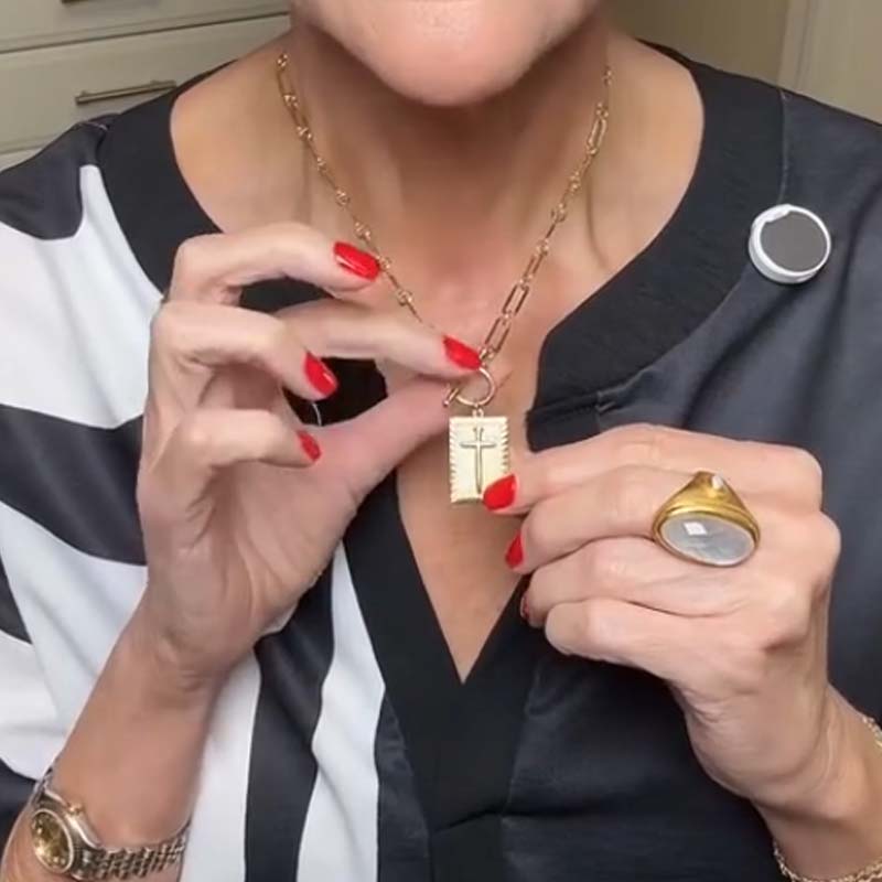 Kreuz-Anhänger mit Paperclip-Kette