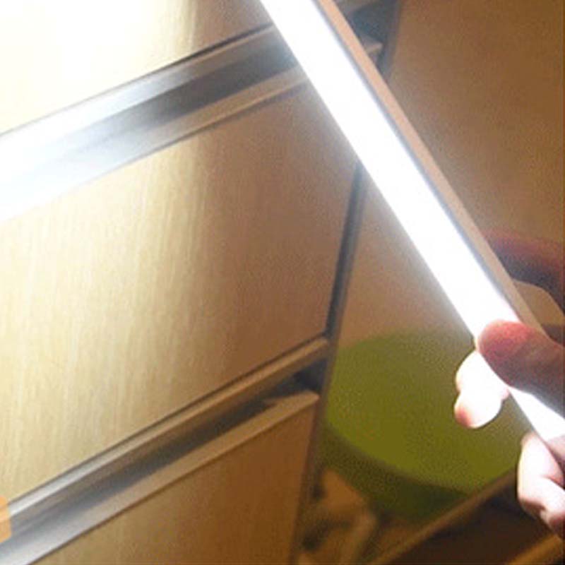 💡 50% RABATT! 🔥Magnetische Bewegungsmelder-Lichtleiste mit Batterieanzeige