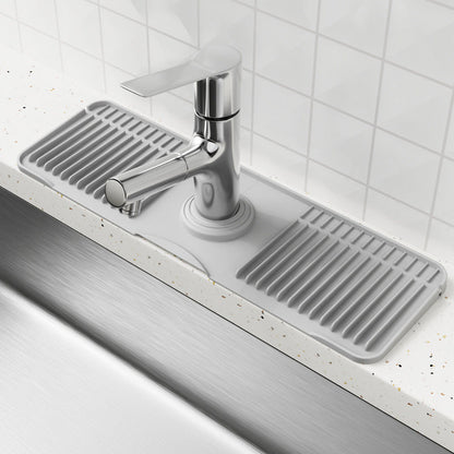 🚰 KAUFE 2, ERHALTE 1 GRATIS! 🧼 Schnelltrocknende Wasserhahnmatte für Die Küchenspüle – Silikon, Rutschfest & Ideal Zum Auffangen Von Wasser & Schmutz 🍽️