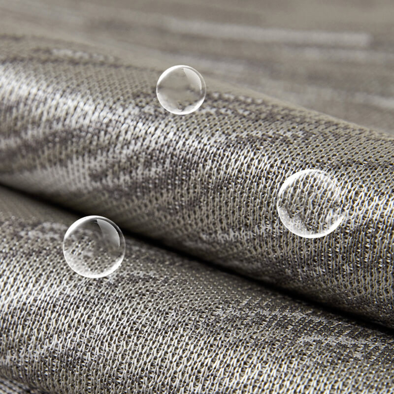 Rutschfester Sofaschoner aus Eisseide für den Sommer