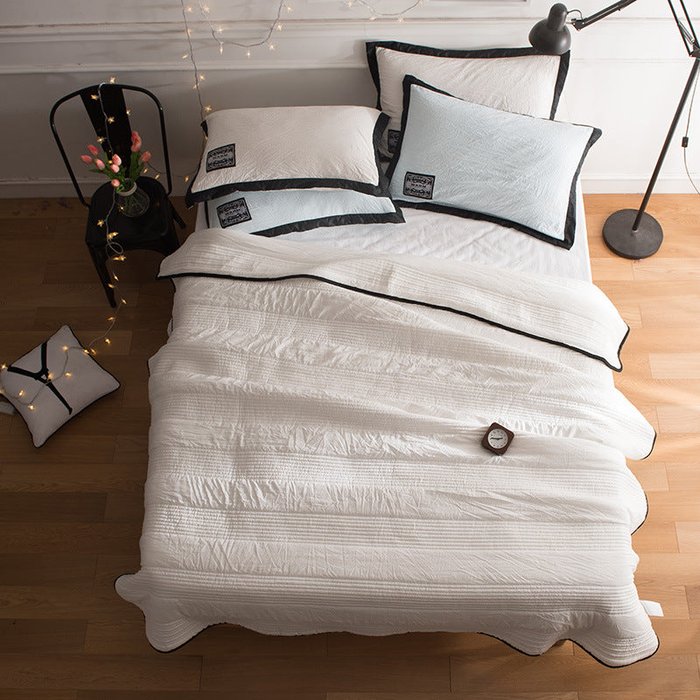 Kühle Bettdecke aus Eisseide für den Sommer